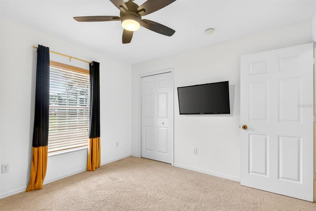 For Sale: $350,000 (3 beds, 2 baths, 1662 Square Feet)