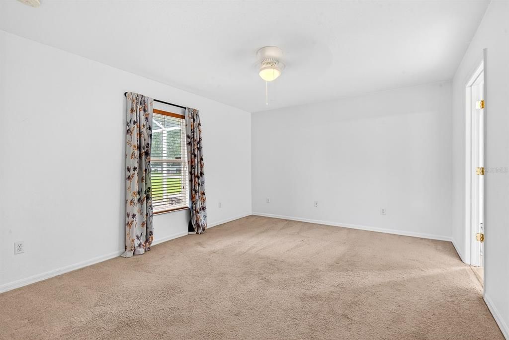 For Sale: $350,000 (3 beds, 2 baths, 1662 Square Feet)