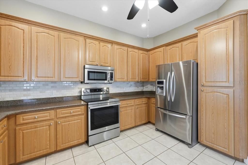 For Sale: $525,000 (4 beds, 2 baths, 2583 Square Feet)