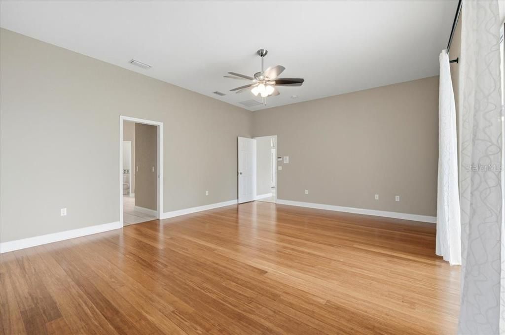 For Sale: $525,000 (4 beds, 2 baths, 2583 Square Feet)