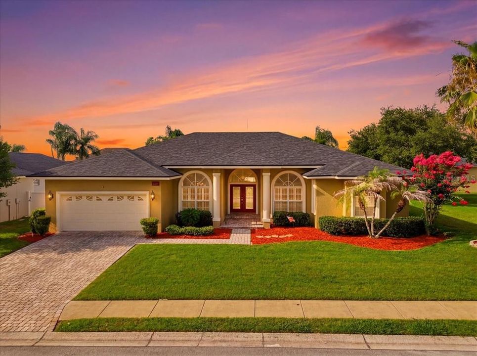 For Sale: $525,000 (4 beds, 2 baths, 2583 Square Feet)