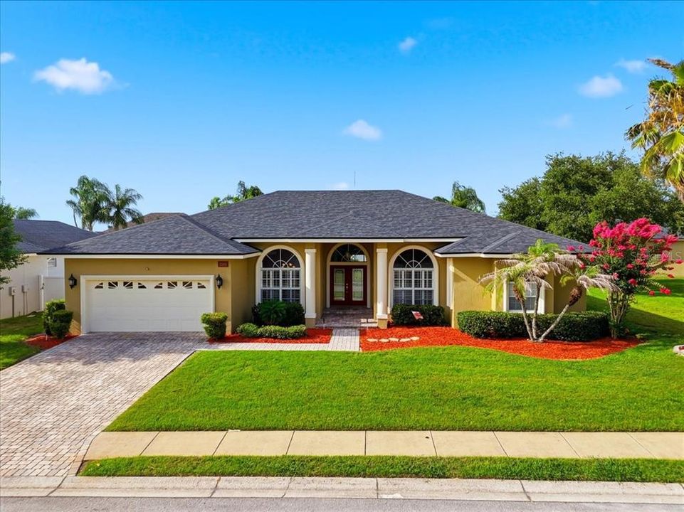 For Sale: $525,000 (4 beds, 2 baths, 2583 Square Feet)