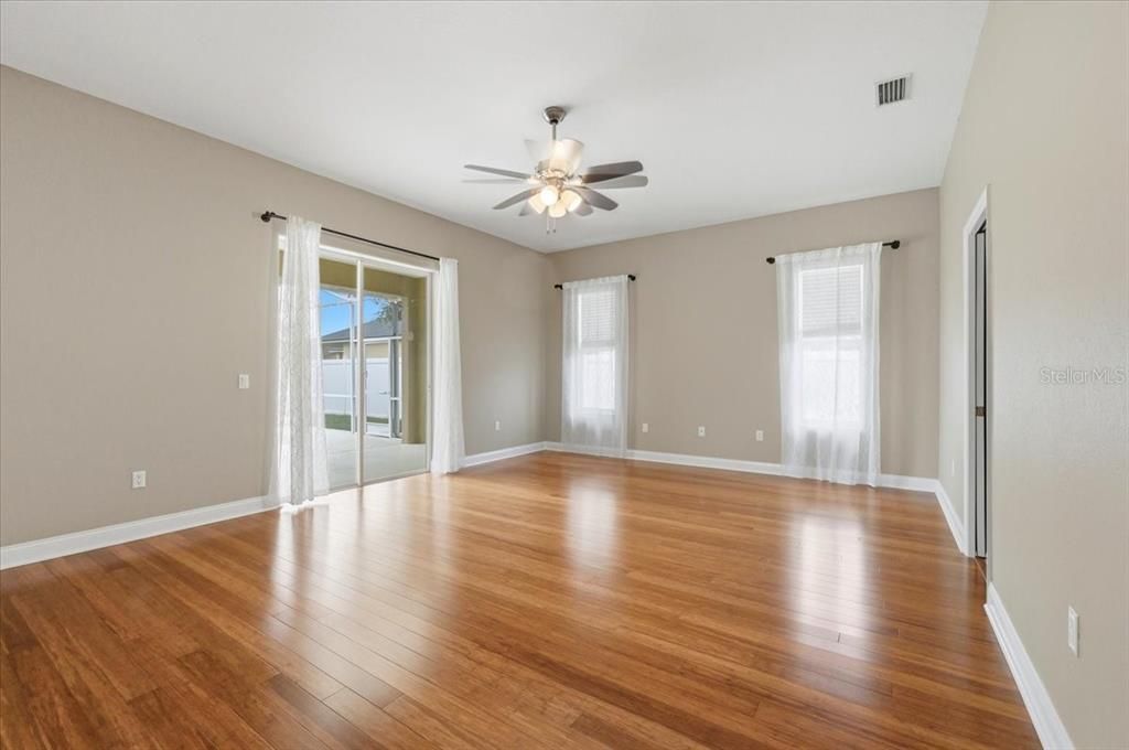 For Sale: $525,000 (4 beds, 2 baths, 2583 Square Feet)