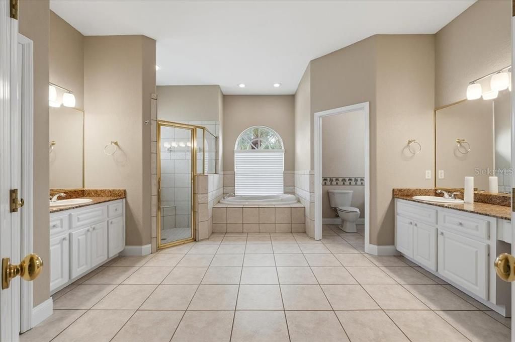 For Sale: $525,000 (4 beds, 2 baths, 2583 Square Feet)
