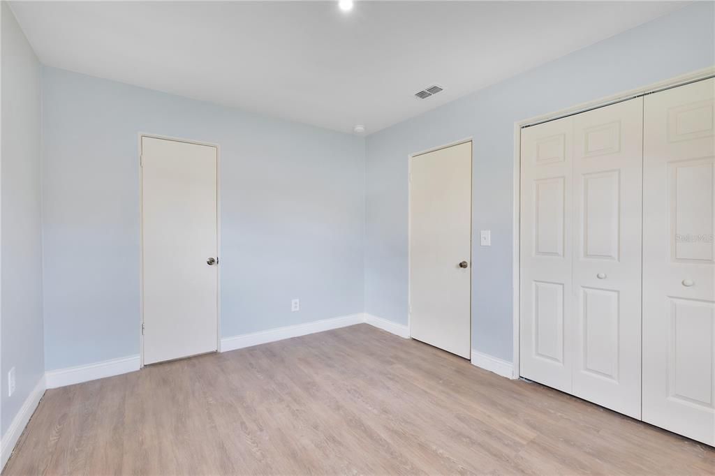 For Sale: $275,000 (3 beds, 1 baths, 954 Square Feet)