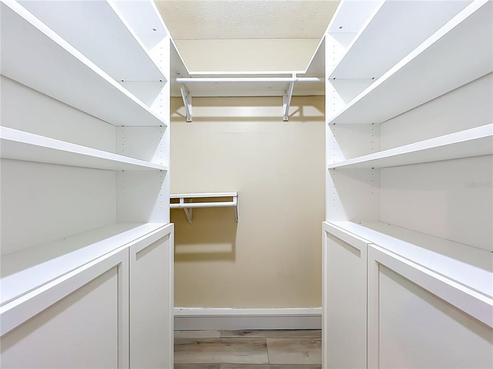На продажу: $479,900 (4 спален, 2 ванн, 1727 Квадратных фут)