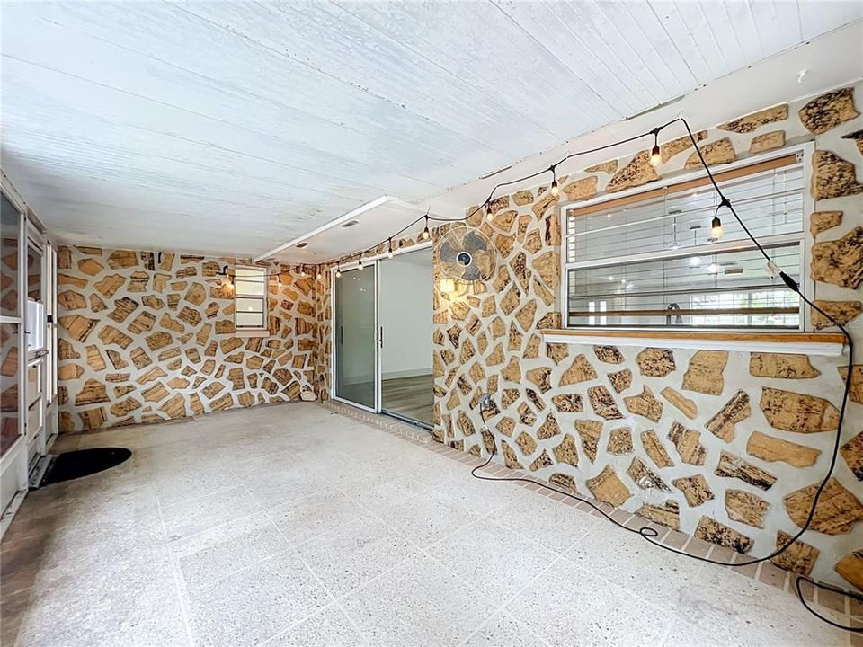 На продажу: $479,900 (4 спален, 2 ванн, 1727 Квадратных фут)