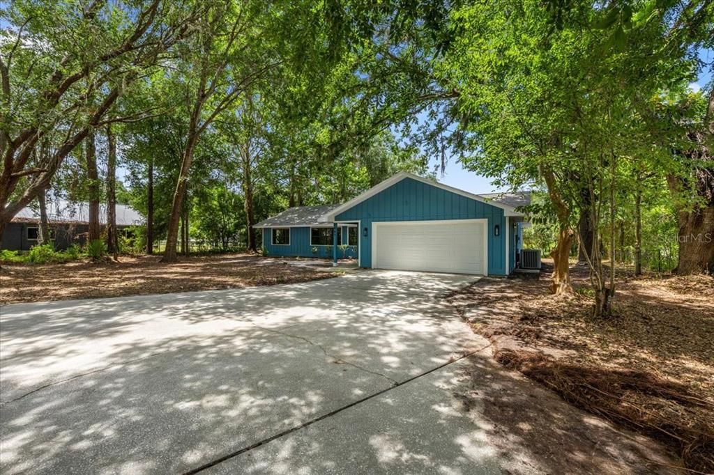 For Sale: $335,000 (3 beds, 2 baths, 1343 Square Feet)