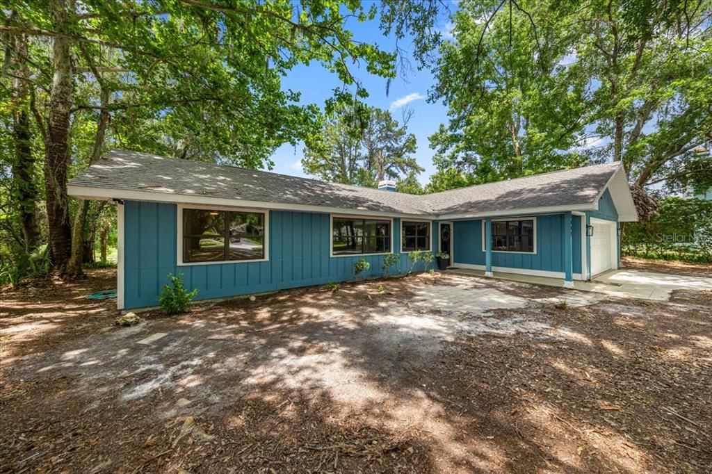 For Sale: $335,000 (3 beds, 2 baths, 1343 Square Feet)