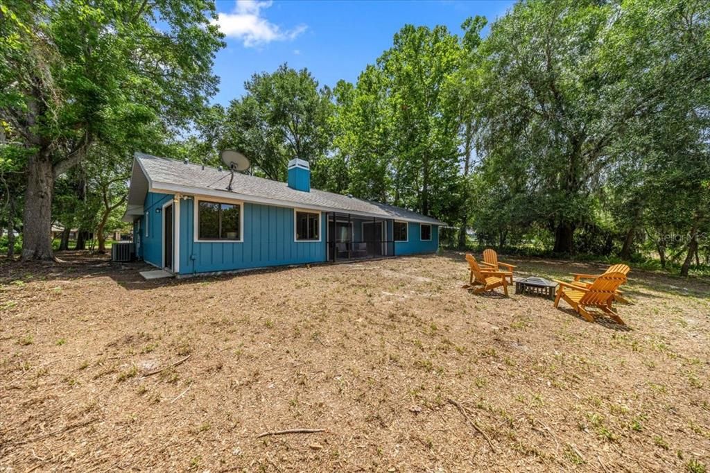 For Sale: $335,000 (3 beds, 2 baths, 1343 Square Feet)