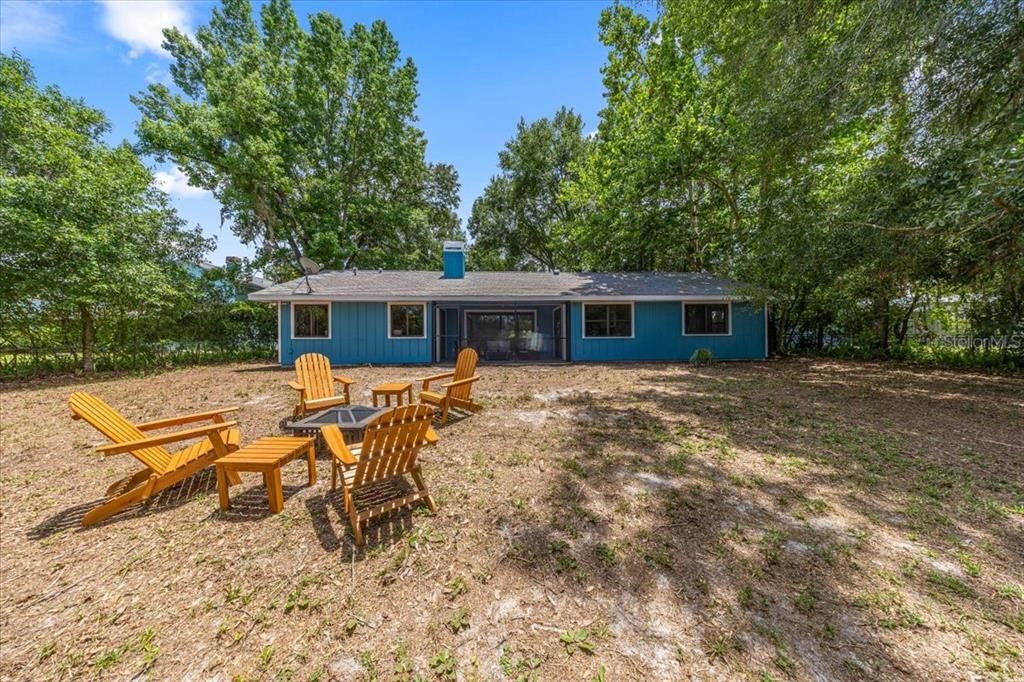For Sale: $335,000 (3 beds, 2 baths, 1343 Square Feet)