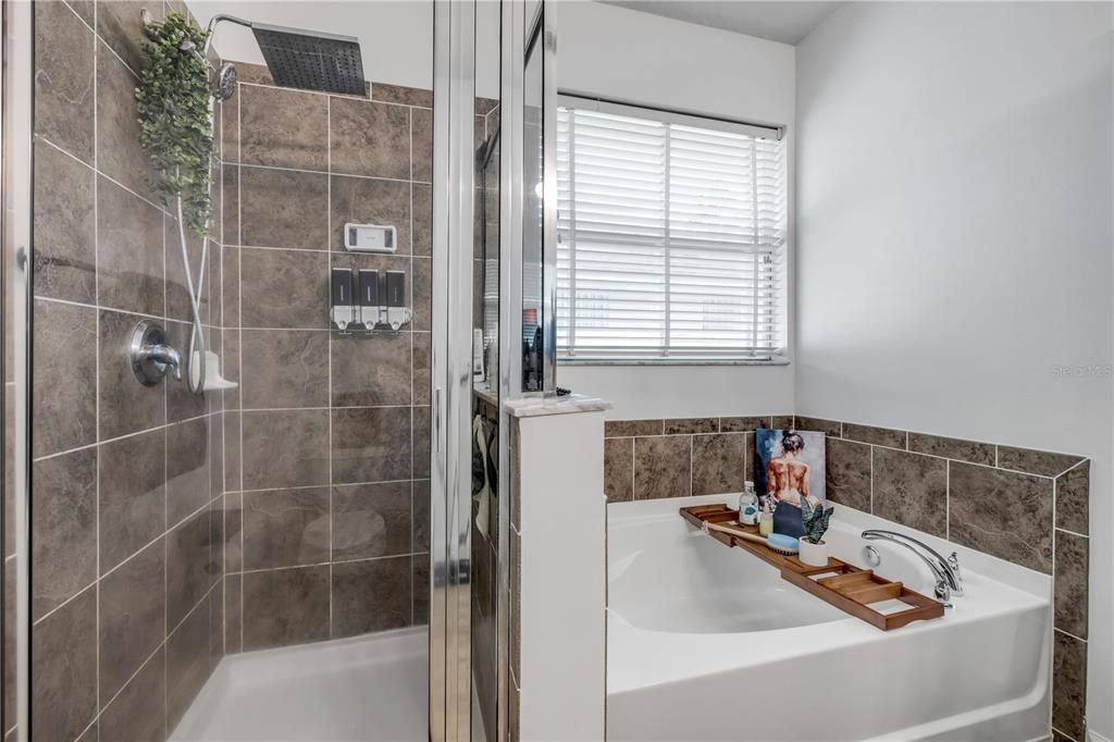 For Sale: $399,000 (3 beds, 2 baths, 1883 Square Feet)
