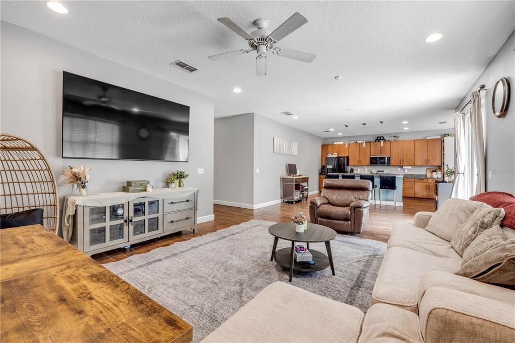 For Sale: $399,000 (3 beds, 2 baths, 1883 Square Feet)