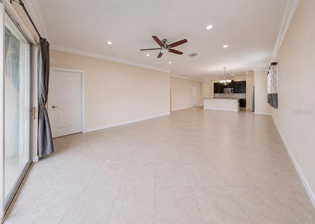 En Venta: $365,000 (3 camas, 2 baños, 1971 Pies cuadrados)