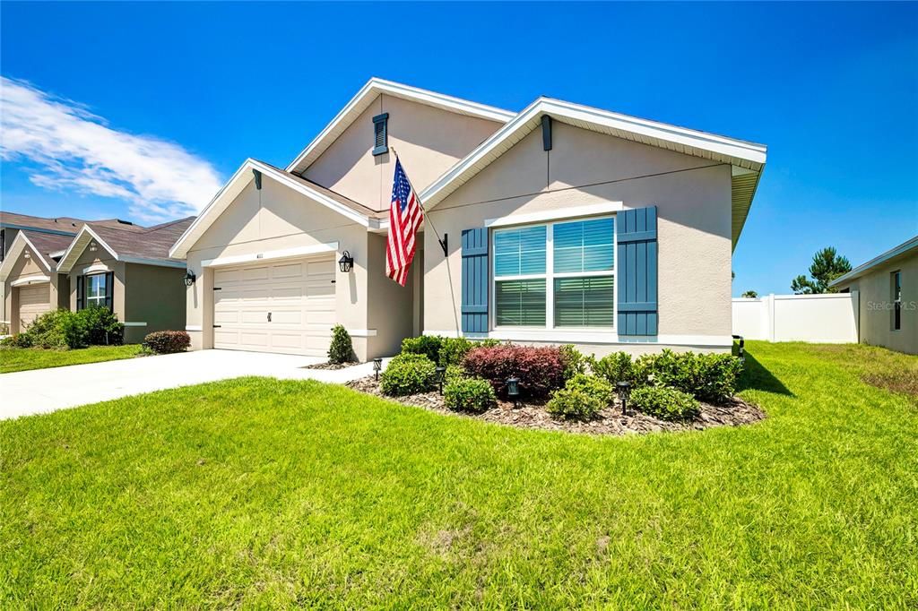 For Rent: $2,250 (4 beds, 2 baths, 1812 Square Feet)