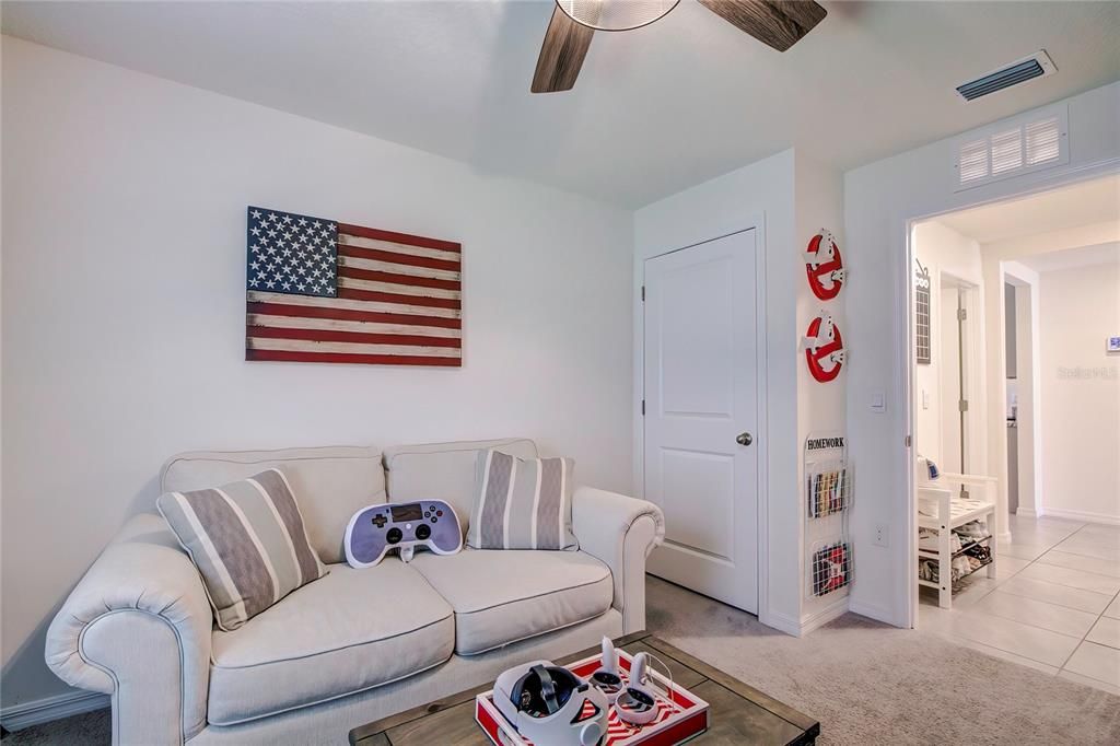 For Rent: $2,250 (4 beds, 2 baths, 1812 Square Feet)
