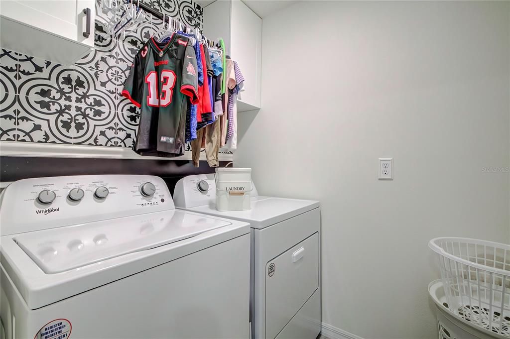 For Rent: $2,250 (4 beds, 2 baths, 1812 Square Feet)