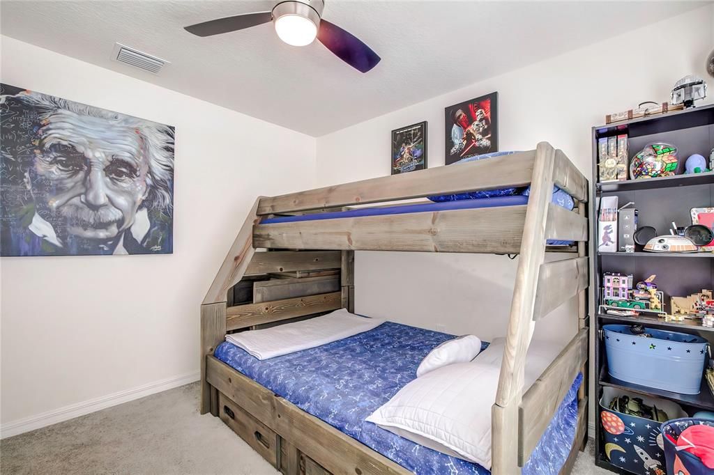 For Rent: $2,250 (4 beds, 2 baths, 1812 Square Feet)