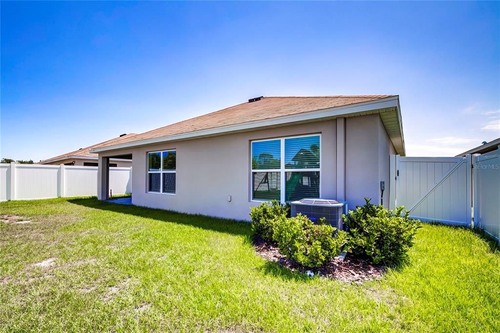For Rent: $2,250 (4 beds, 2 baths, 1812 Square Feet)