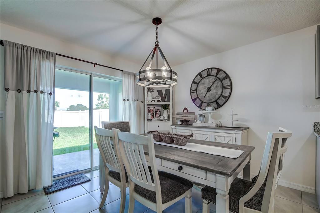 For Rent: $2,250 (4 beds, 2 baths, 1812 Square Feet)