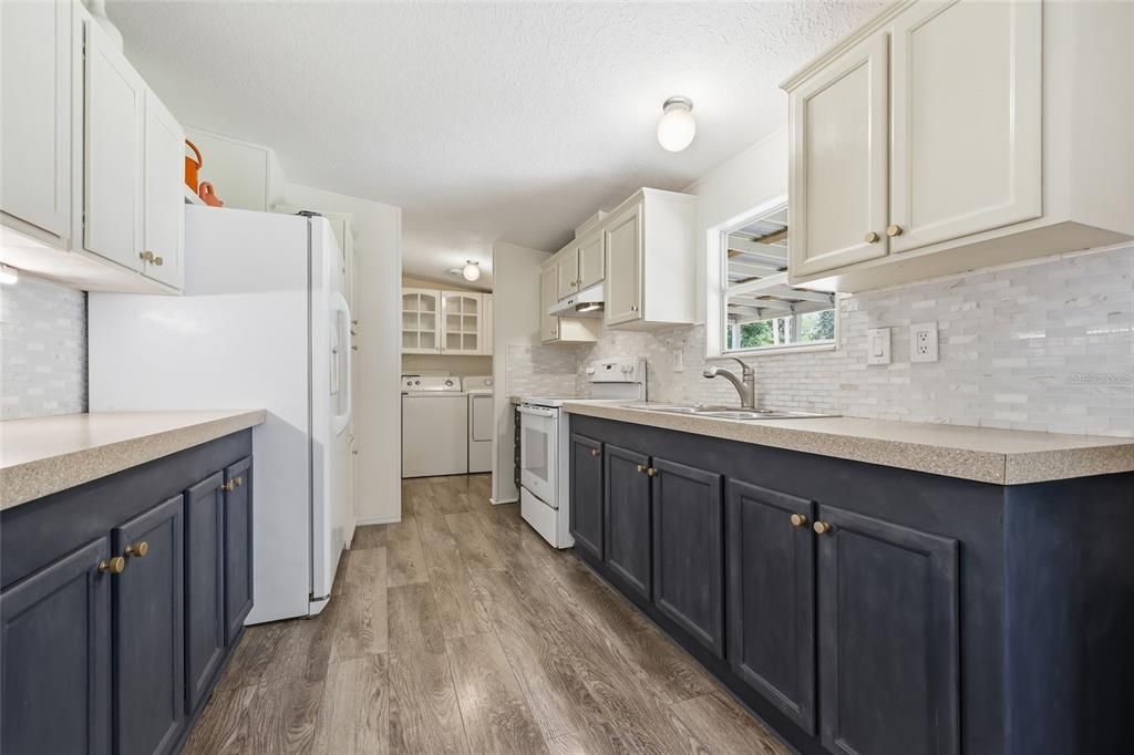 For Sale: $217,000 (3 beds, 2 baths, 1080 Square Feet)