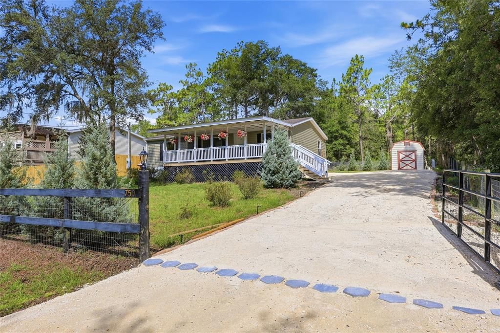 For Sale: $217,000 (3 beds, 2 baths, 1080 Square Feet)
