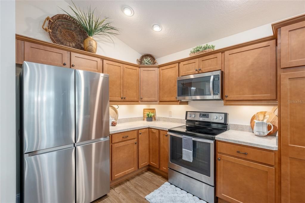For Sale: $425,000 (3 beds, 2 baths, 1888 Square Feet)