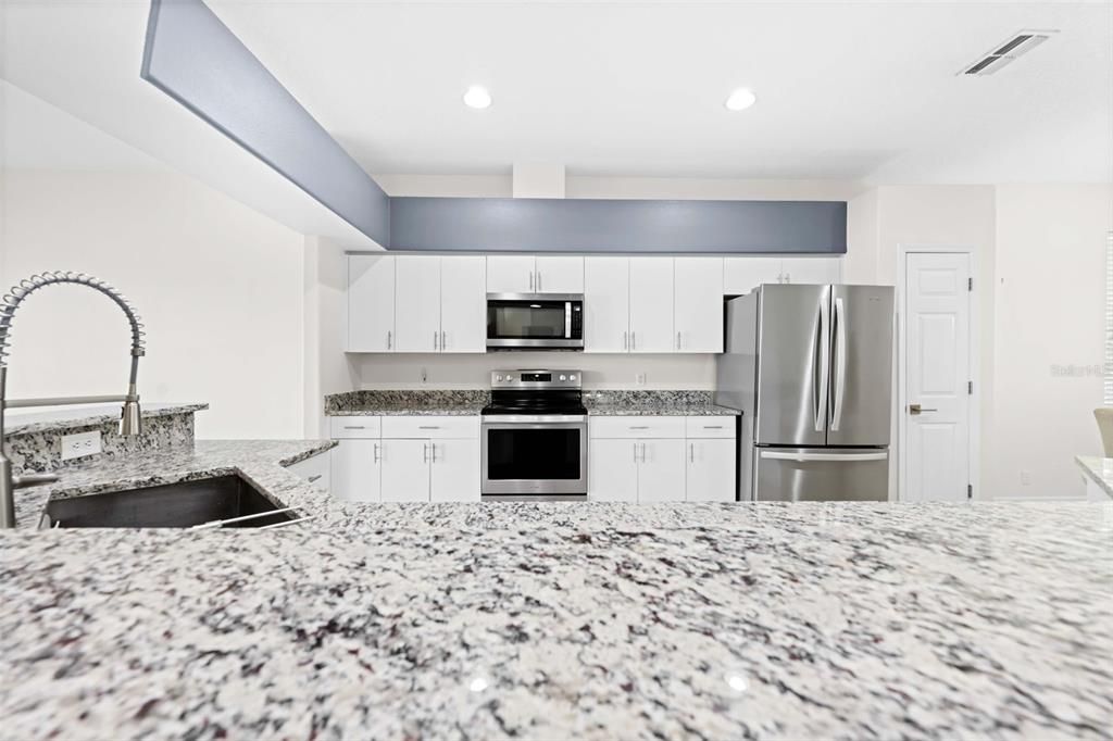 En Venta: $315,000 (2 camas, 2 baños, 1958 Pies cuadrados)