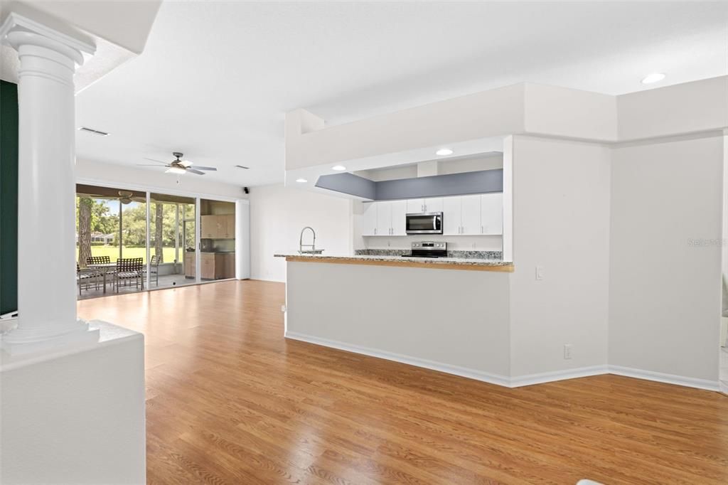 En Venta: $315,000 (2 camas, 2 baños, 1958 Pies cuadrados)