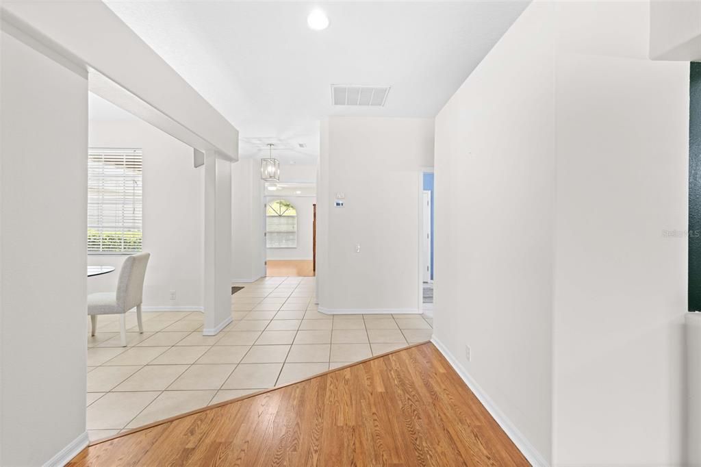 En Venta: $315,000 (2 camas, 2 baños, 1958 Pies cuadrados)