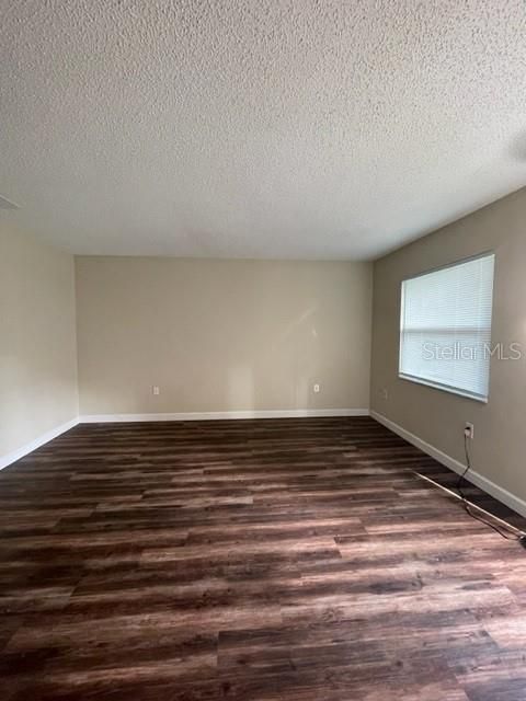 For Rent: $1,350 (2 beds, 1 baths, 900 Square Feet)