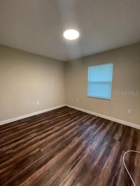 For Rent: $1,350 (2 beds, 1 baths, 900 Square Feet)