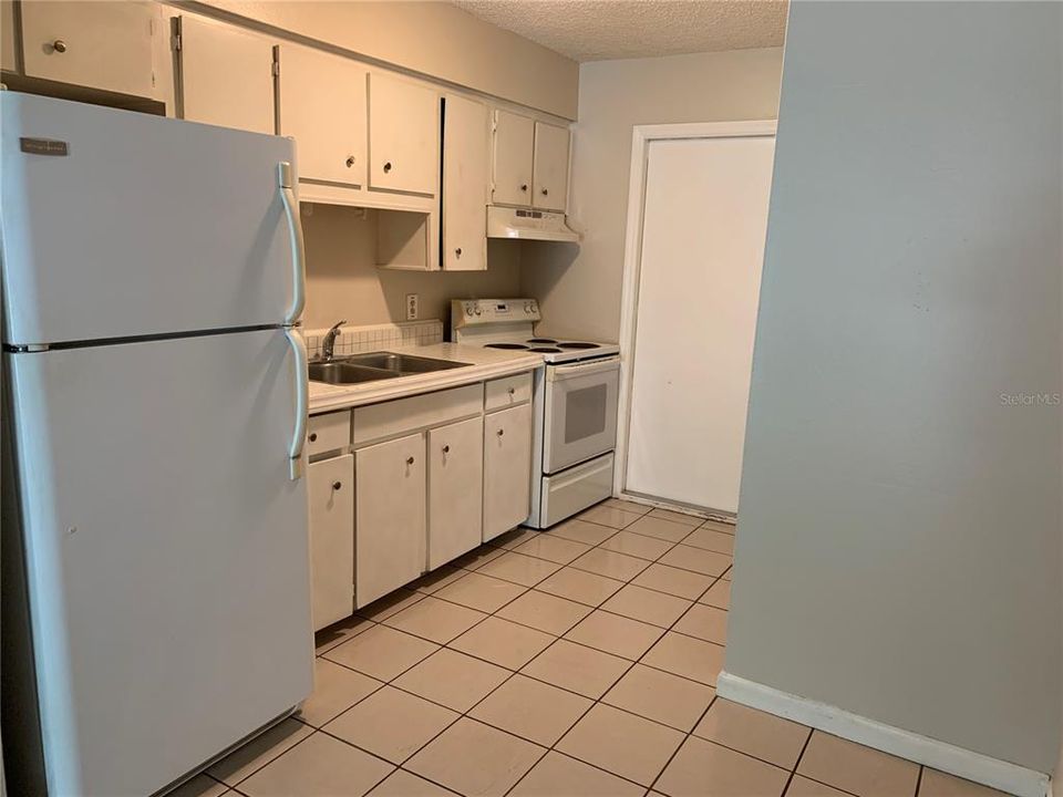 For Rent: $1,225 (2 beds, 1 baths, 764 Square Feet)