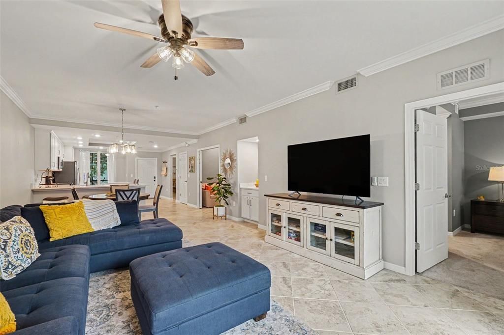 For Sale: $349,000 (2 beds, 2 baths, 1355 Square Feet)