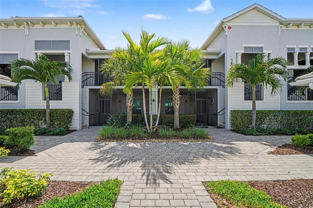 For Sale: $349,000 (2 beds, 2 baths, 1355 Square Feet)