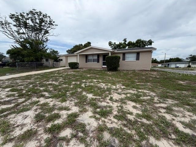 For Rent: $1,550 (2 beds, 1 baths, 936 Square Feet)