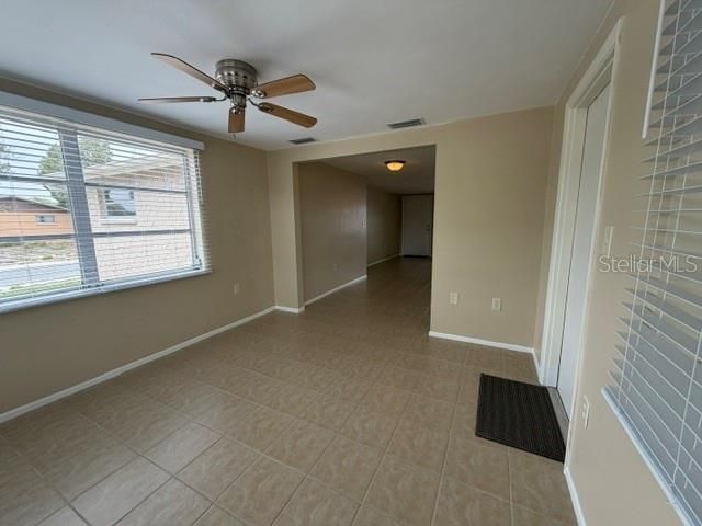 For Rent: $1,550 (2 beds, 1 baths, 936 Square Feet)