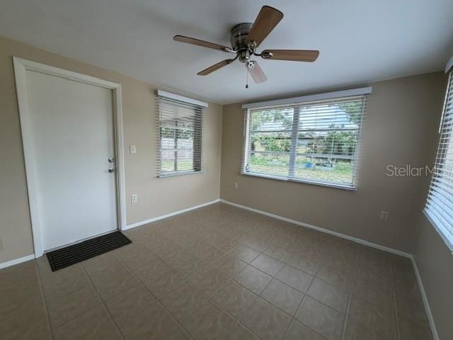 For Rent: $1,550 (2 beds, 1 baths, 936 Square Feet)