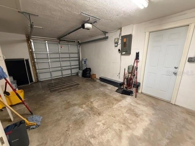 For Rent: $1,550 (2 beds, 1 baths, 936 Square Feet)