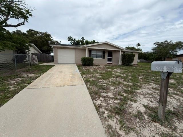 For Rent: $1,550 (2 beds, 1 baths, 936 Square Feet)