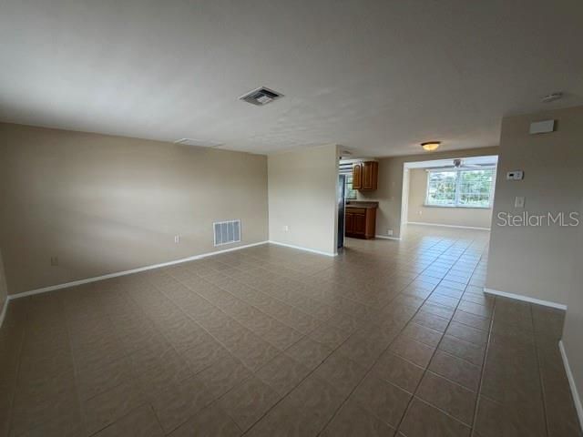 For Rent: $1,550 (2 beds, 1 baths, 936 Square Feet)
