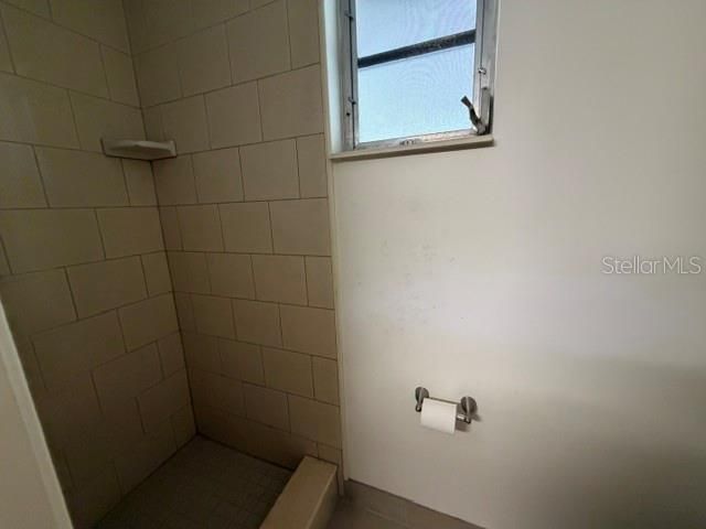For Rent: $1,550 (2 beds, 1 baths, 936 Square Feet)