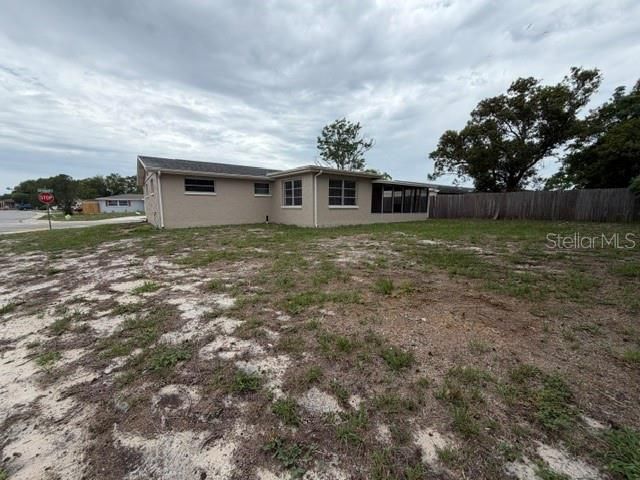 For Rent: $1,550 (2 beds, 1 baths, 936 Square Feet)