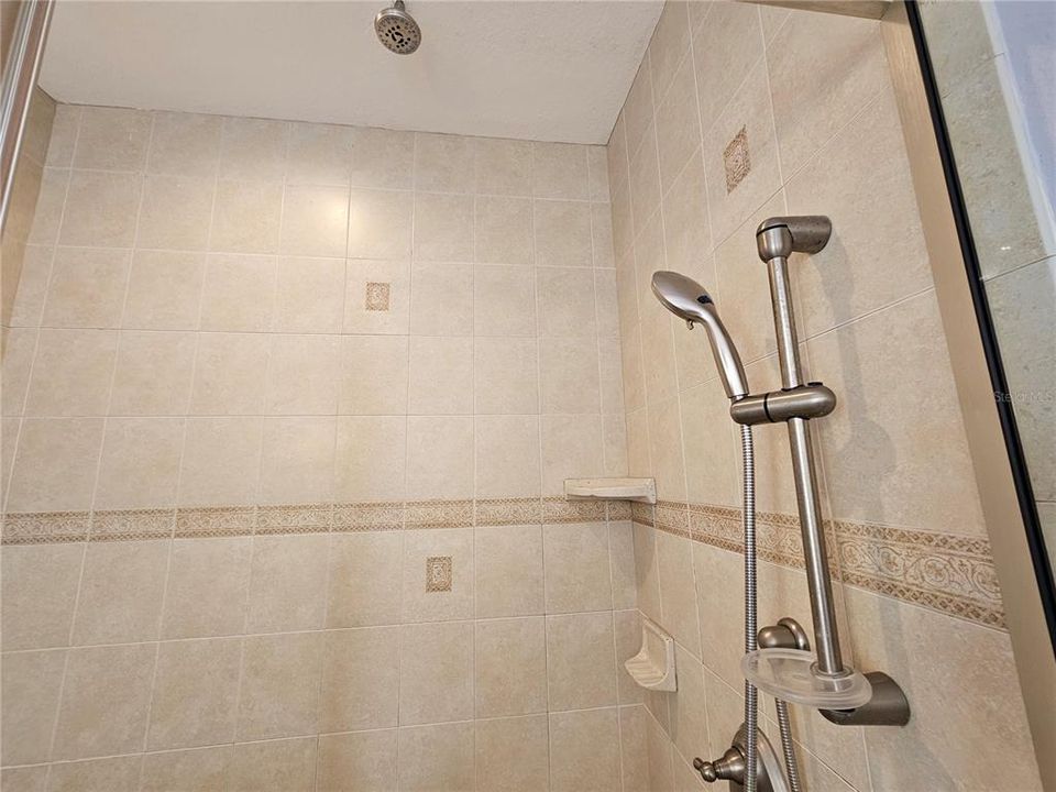 For Rent: $1,600 (2 beds, 2 baths, 1265 Square Feet)