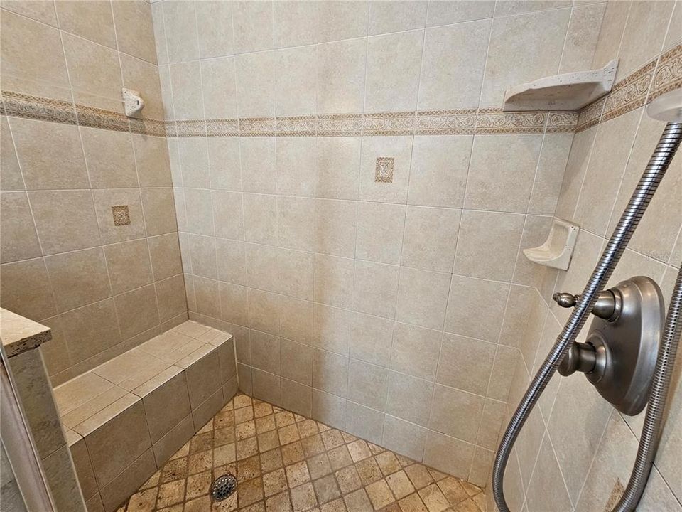 For Rent: $1,600 (2 beds, 2 baths, 1265 Square Feet)