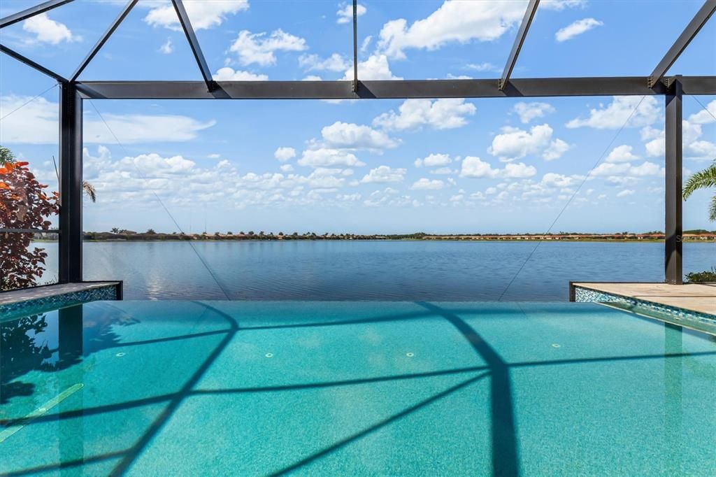 En Venta: $1,300,000 (3 camas, 3 baños, 2779 Pies cuadrados)