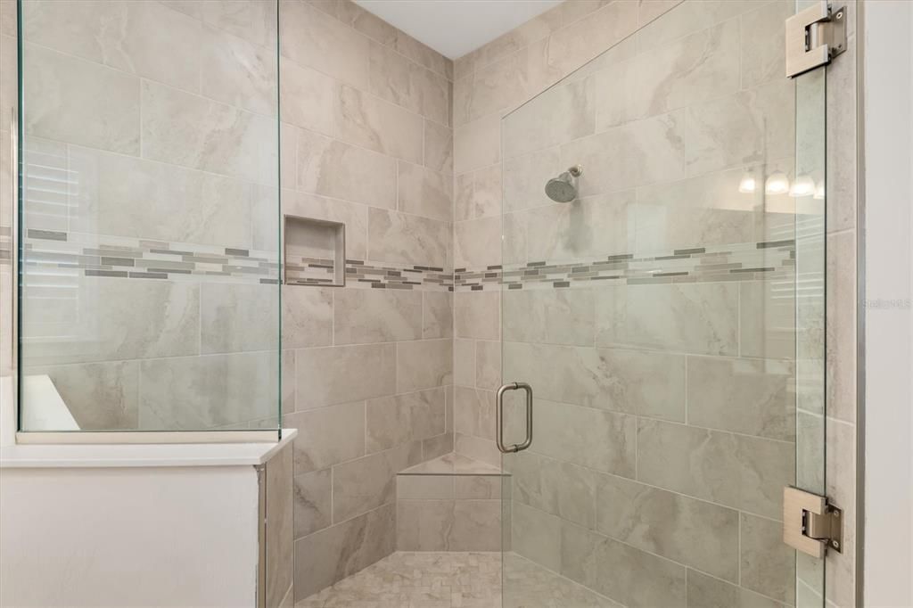 En Venta: $1,300,000 (3 camas, 3 baños, 2779 Pies cuadrados)