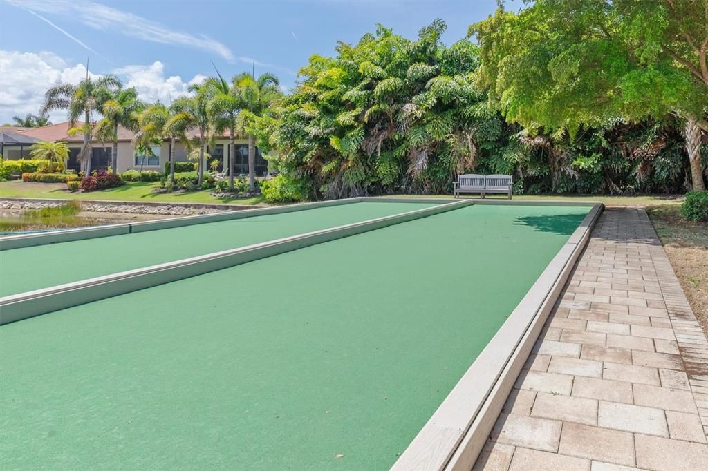 En Venta: $1,300,000 (3 camas, 3 baños, 2779 Pies cuadrados)