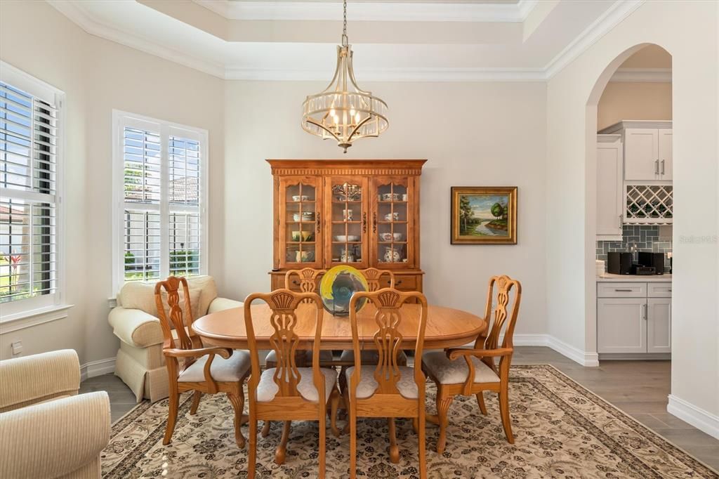En Venta: $1,300,000 (3 camas, 3 baños, 2779 Pies cuadrados)