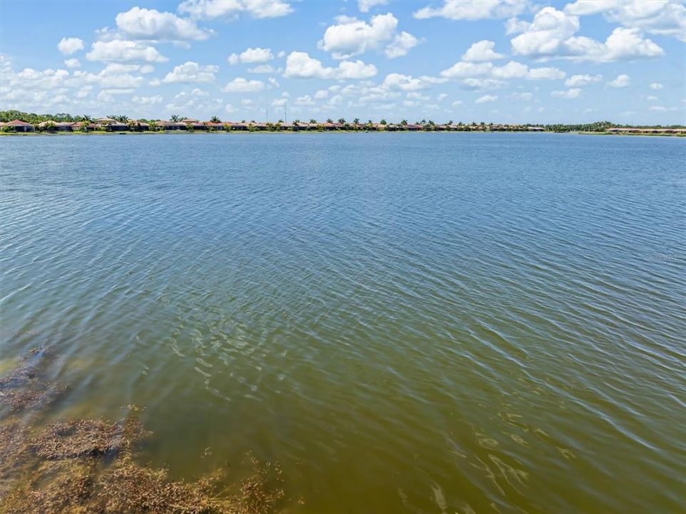 En Venta: $1,300,000 (3 camas, 3 baños, 2779 Pies cuadrados)